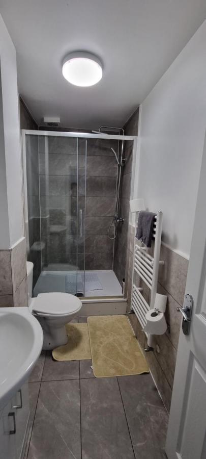 Appartement VH Premier Flat 3 à Gillingham  Extérieur photo